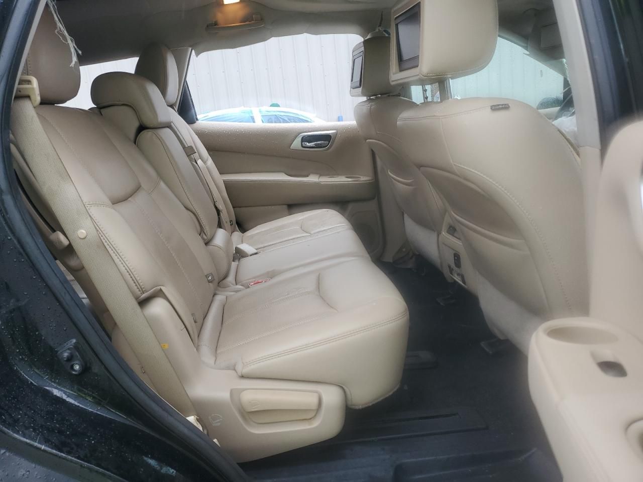 2016 Nissan Pathfinder s