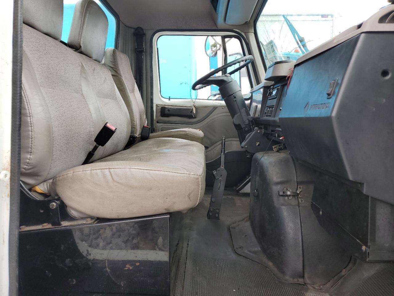 1999 International 4000 4700