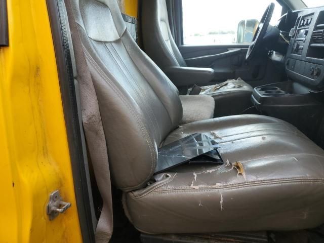 2013 GMC Savana Cutaway G3500