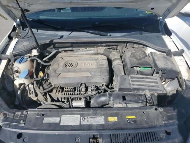 2015 Volkswagen Passat SE