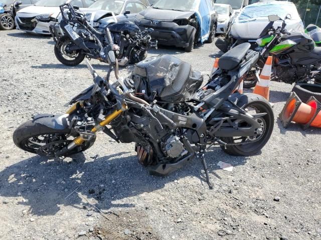2023 Suzuki GSX-S1000 A