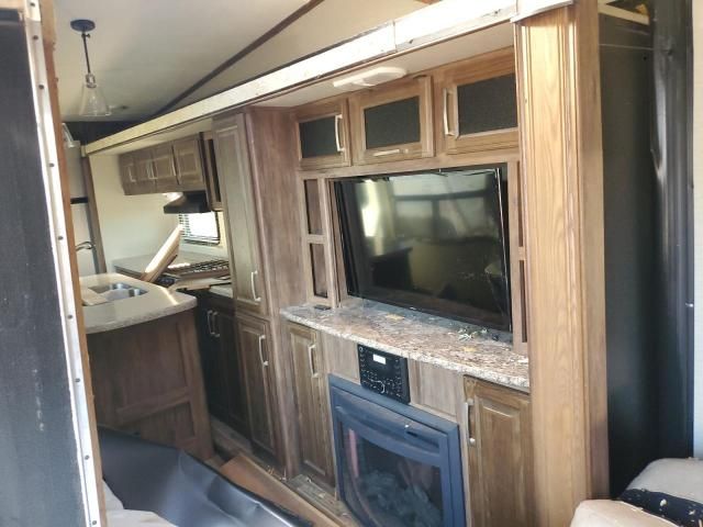 2016 Keystone Cougar-RVS Camper