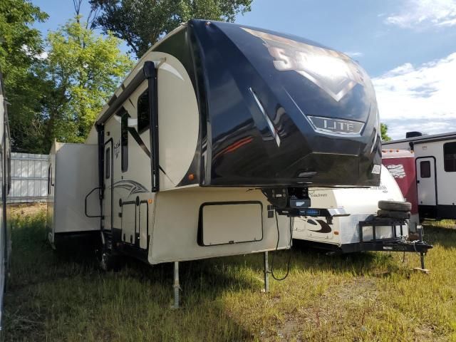 2016 Palomino Sabre-RVS Camper