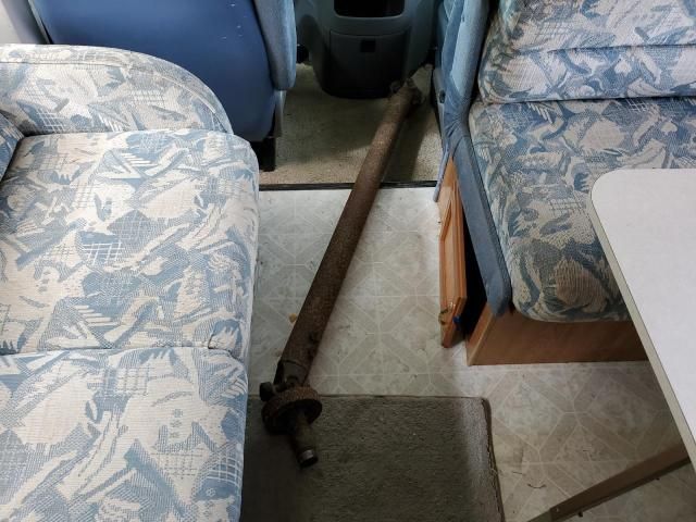 2001 Coachmen Pathfinder 285 QB