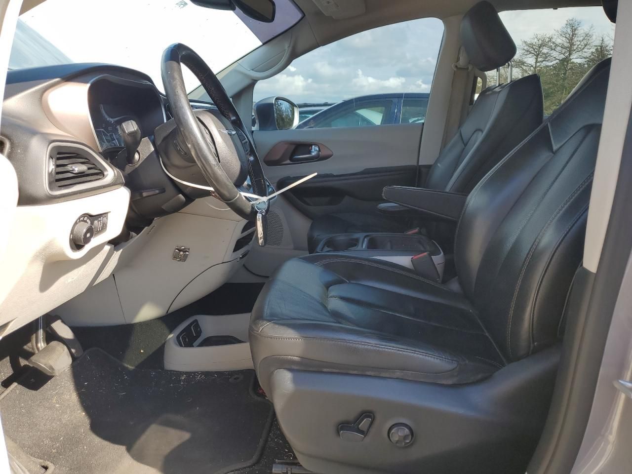 2019 Chrysler Pacifica Touring l