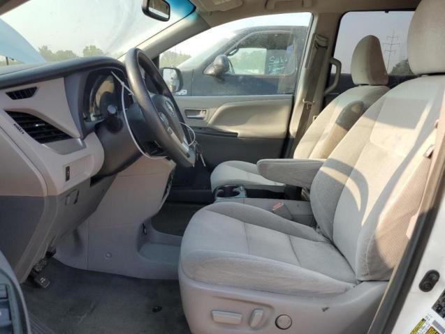 2017 Toyota Sienna le