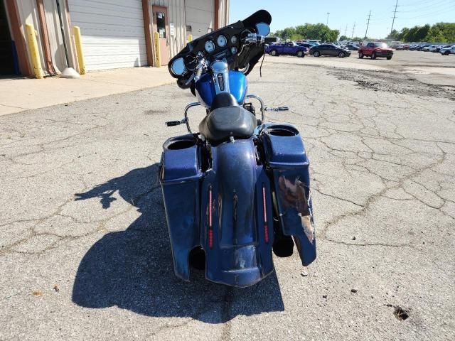 2011 Harley-Davidson Flhx