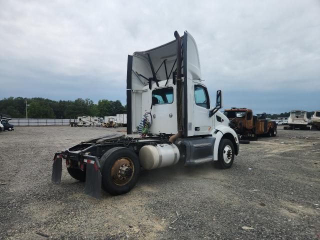 2016 Peterbilt Tractor 2016 Peterbilt 579 Semi Truck