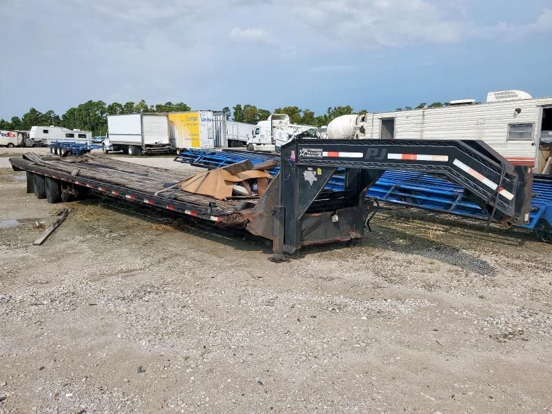 2013 PJ Gooseneck FD102 Equipment Trailer