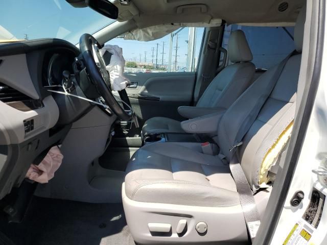 2018 Toyota Sienna XLE