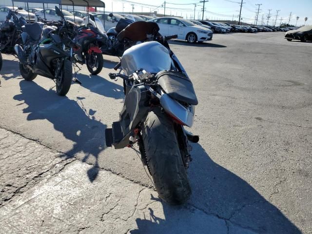 2004 Suzuki GSX-R1000
