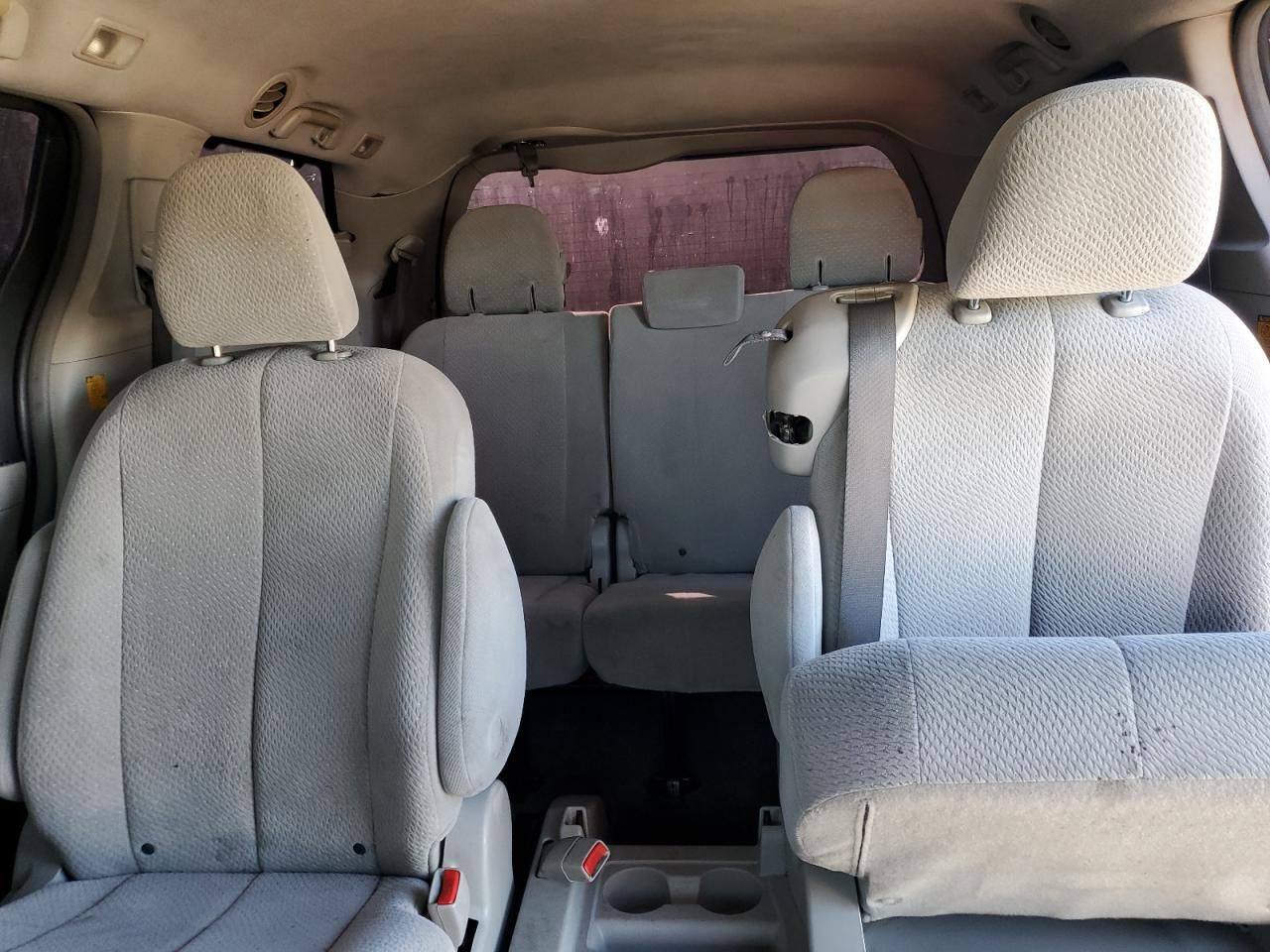 2011 Toyota Sienna le