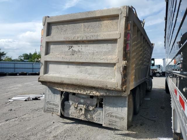 2020 Kenworth T880 Dump Truck