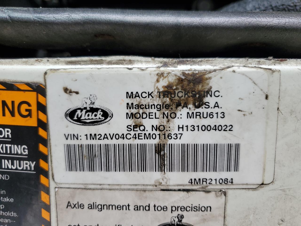 2014 Mack MRU613 Refuse Truck