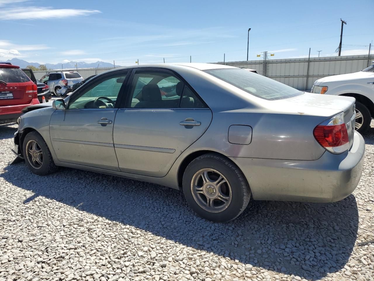 2005 Toyota Camry le