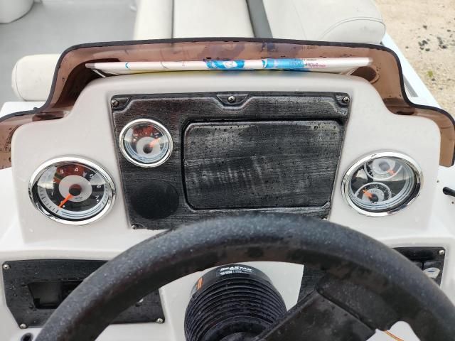 2022 Avalon Boat