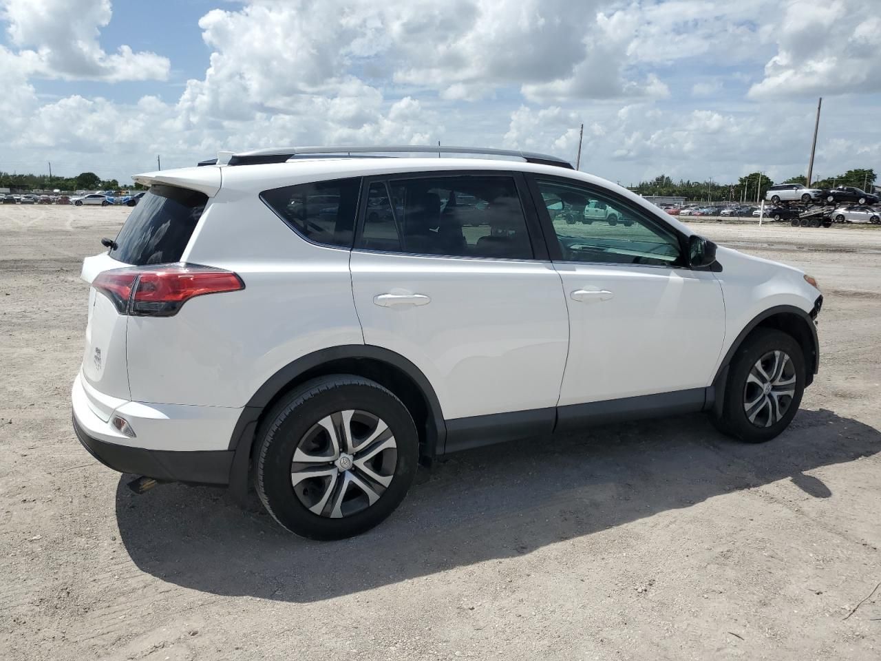 2018 Toyota Rav4 le