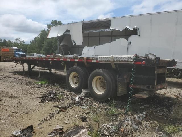 2011 Great Dane 2011 Great Dane Flatbed Trailer Mounted Forklift