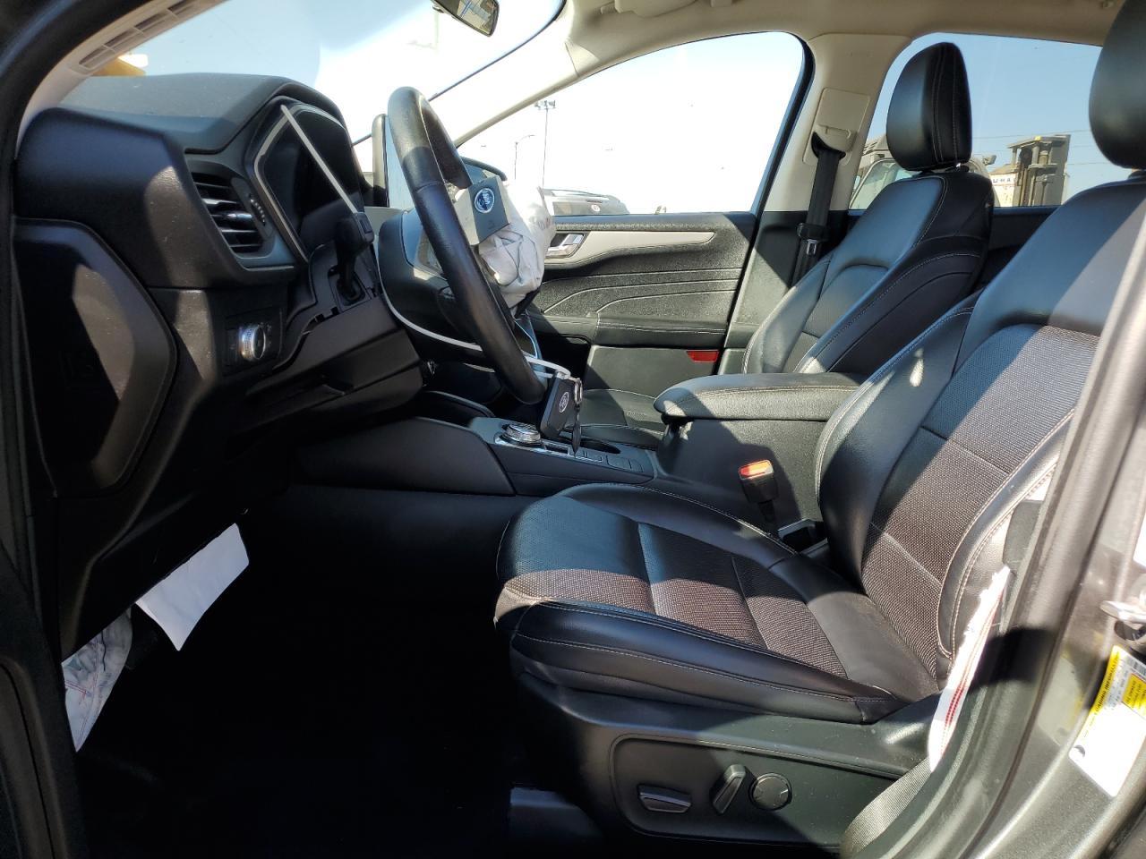 2021 Ford Escape sel