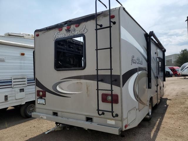 2015 Ford Econoline E450 Super Duty Cutaway Van