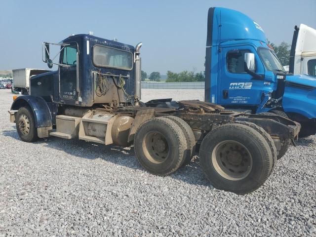 2000 Peterbilt 378 Semi Truck