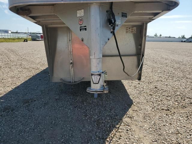 2004 Featherlite Mfg Inc 2004 Featherlite 8541 Livestock Trailer
