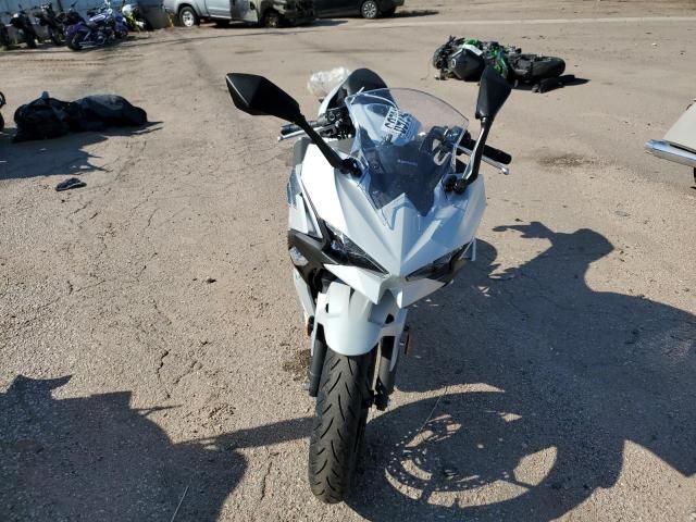 2025 Kawasaki EX500