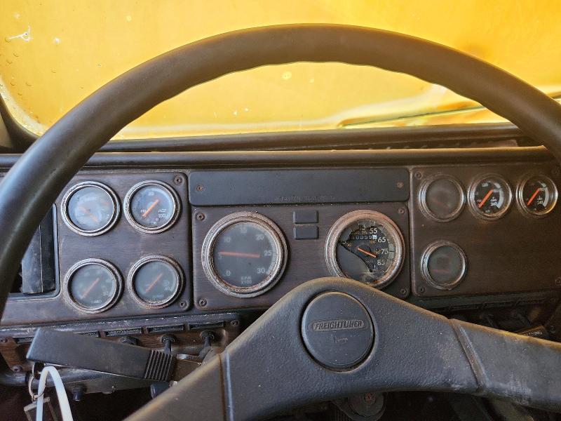 1997 Freightliner FLD120 TOW Truck