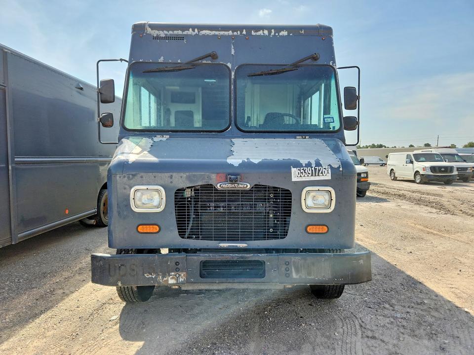 2020 Freightliner MT45G Chassis Delivery Truck