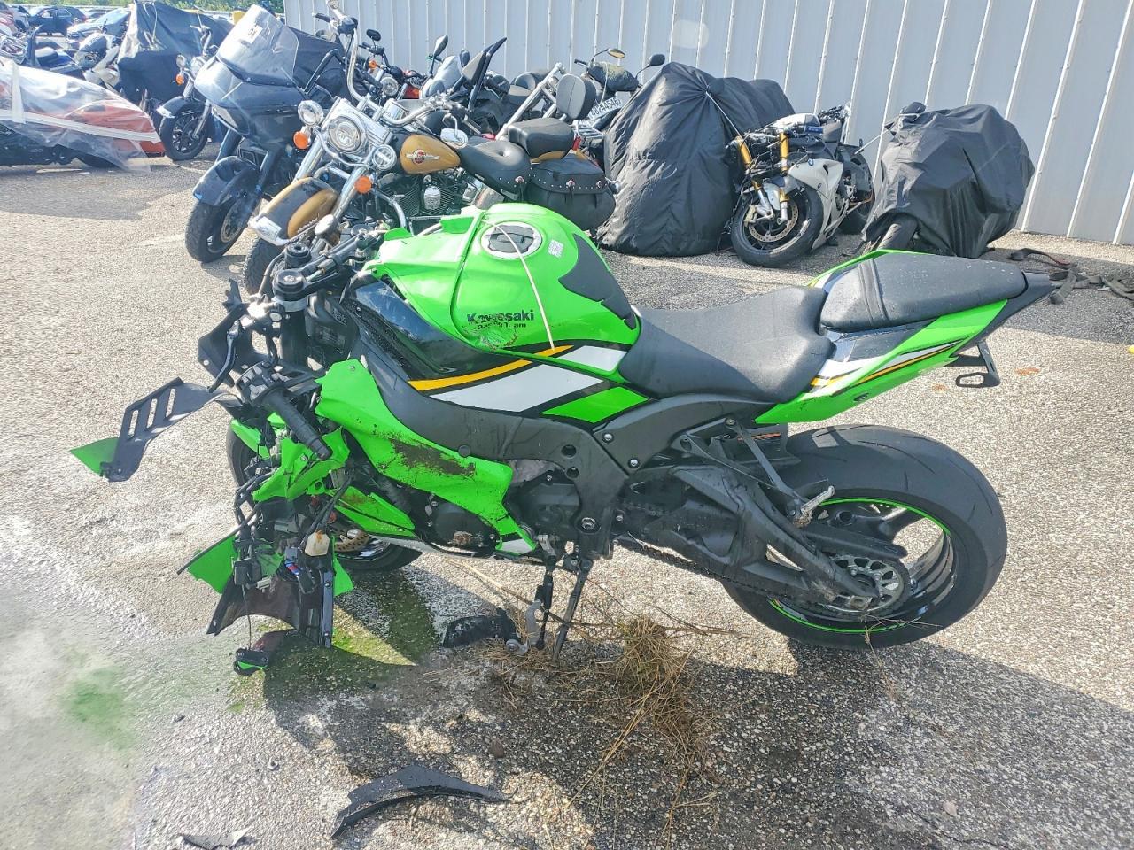 2025 Kawasaki ZX1002 M