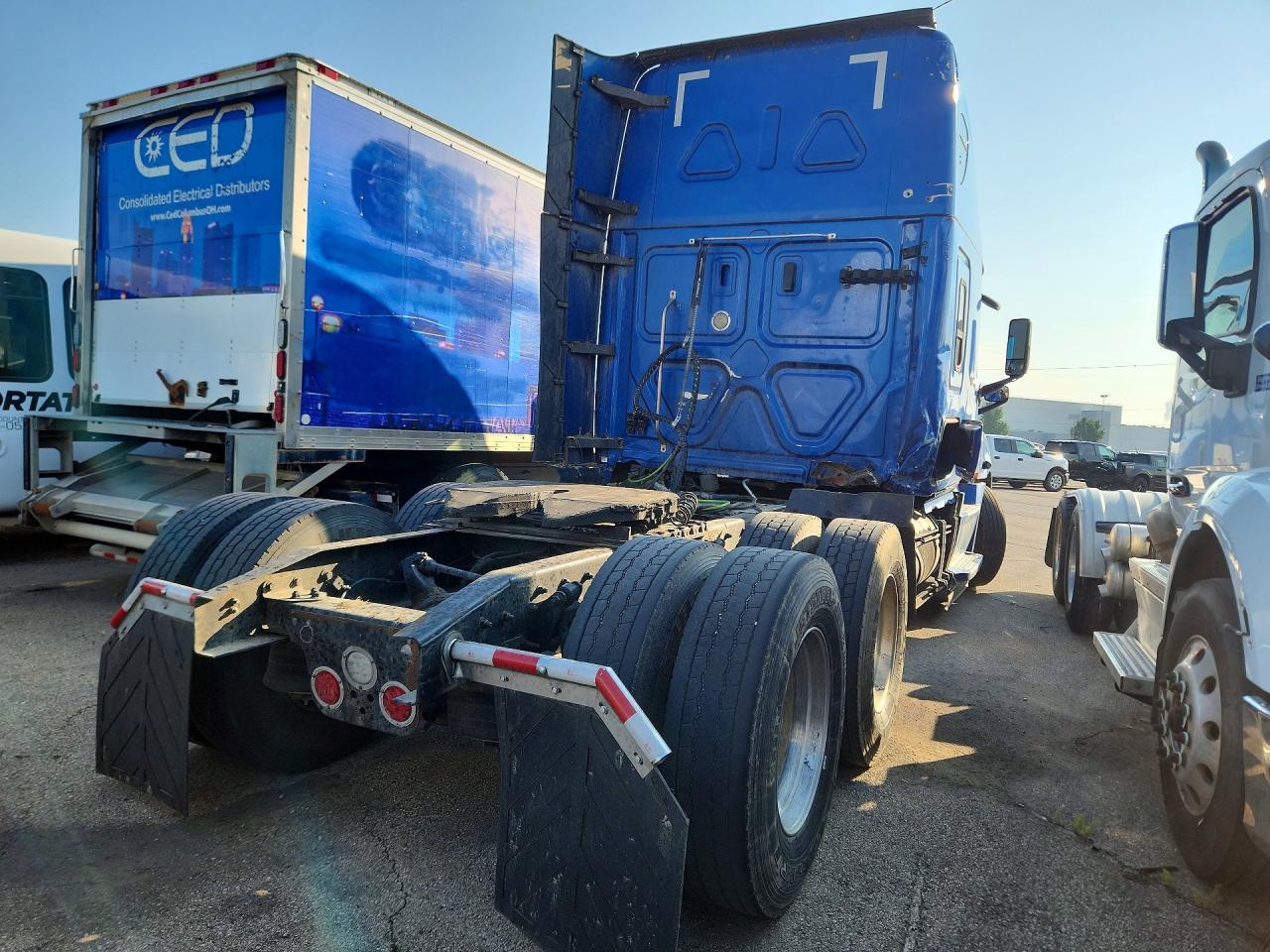 2019 Freightliner Cascadia 126 Semi Truck
