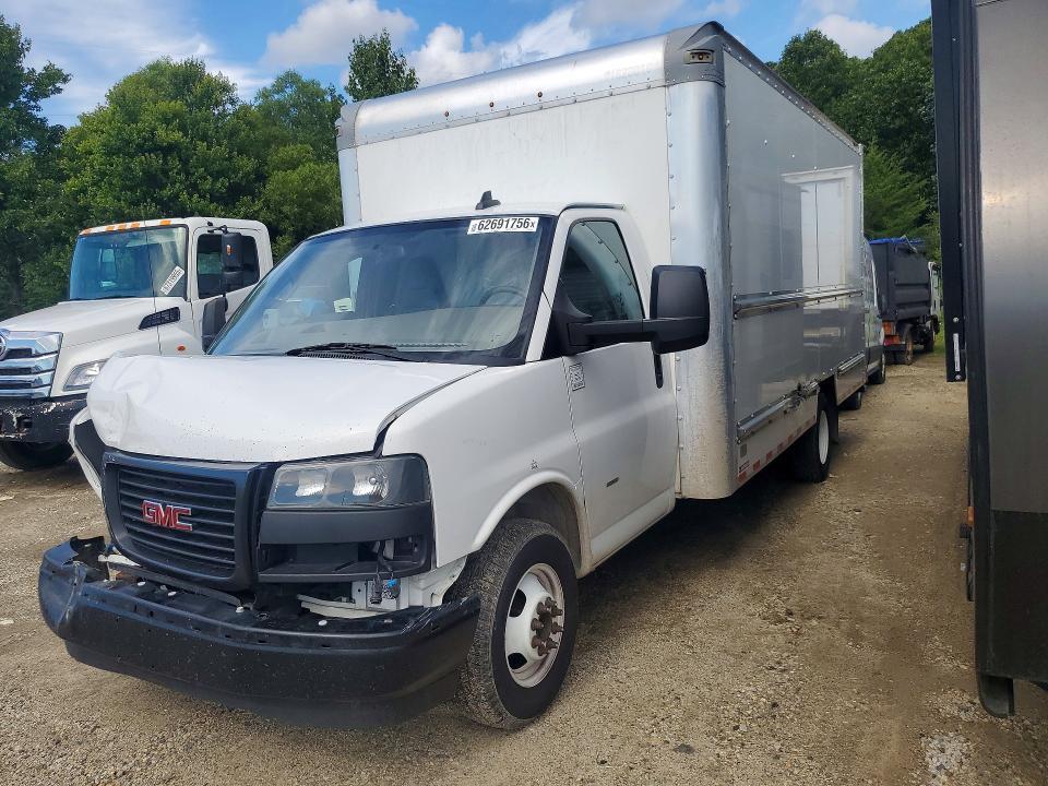 2022 GMC Savana CUT-BOX Truck