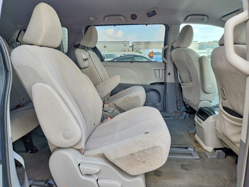 2013 Toyota Sienna le
