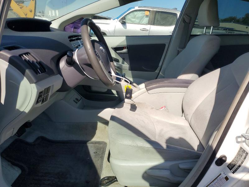 2010 Toyota Prius iii