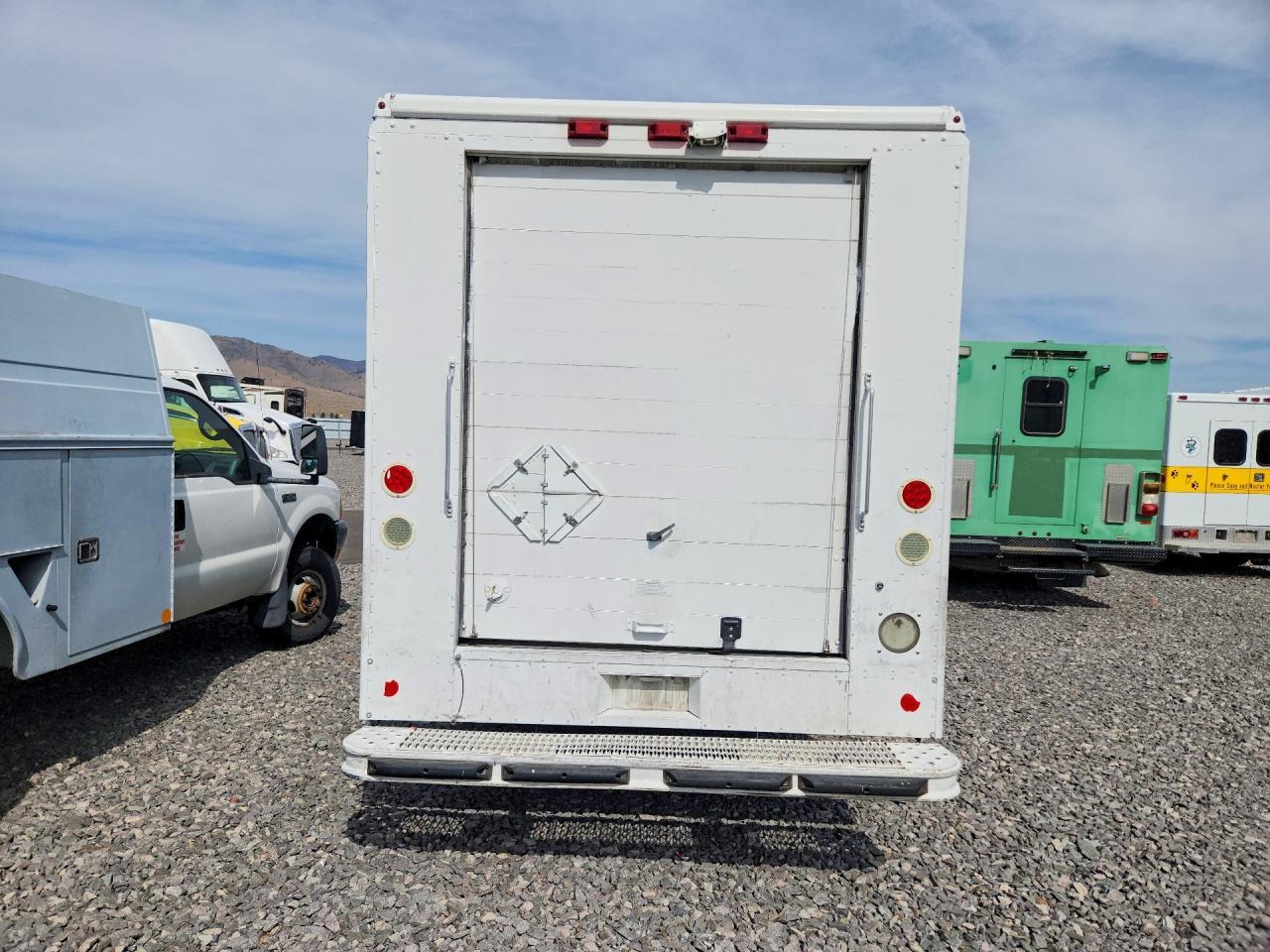 2013 Freightliner MT45 Chassis Delivery Truck