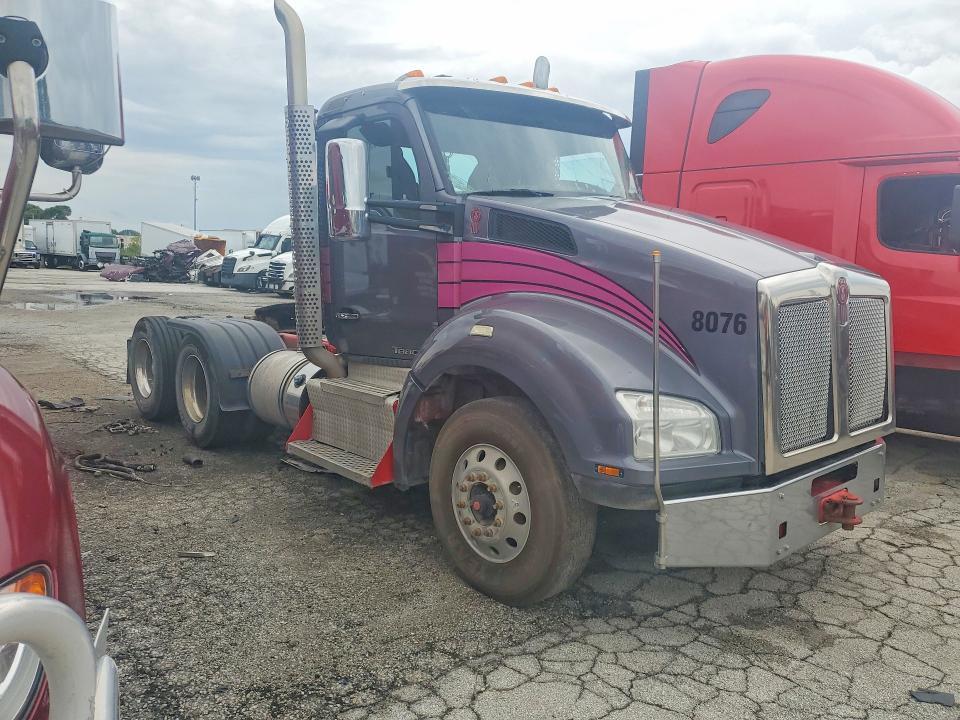 2017 Kenworth T800 Semi Truck