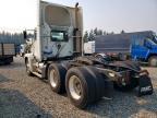 2000 Freightliner FLD120 Semi Truck