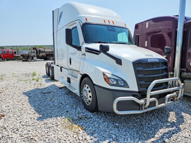 2022 Freightliner Cascadia 1-Semi Truck