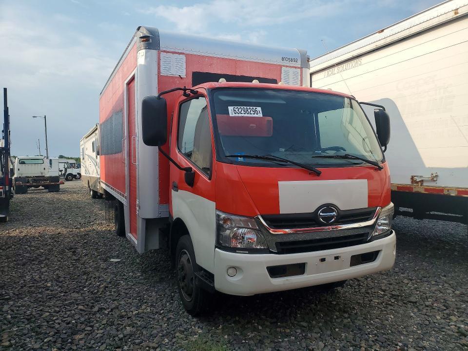 2017 Hino 195 BOX Truck