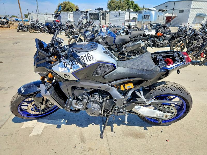 2025 Yamaha MT09 SP