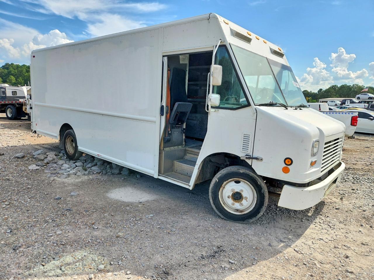 2009 Freightliner Chassis M Line WALK-IN Van