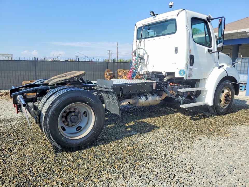 2018 Freightliner Business Class M2 Semi Truck