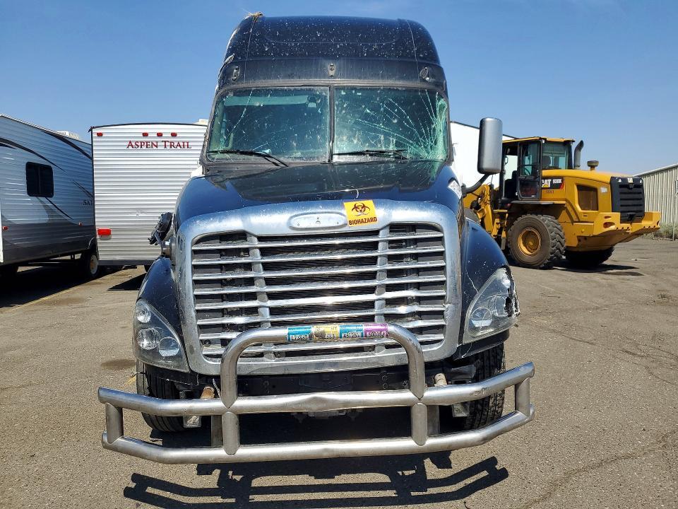 2018 Freightliner Cascadia 125