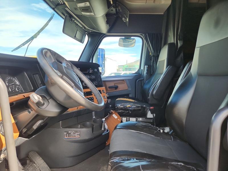 2020 Freightliner Cascadia 1-Semi Truck