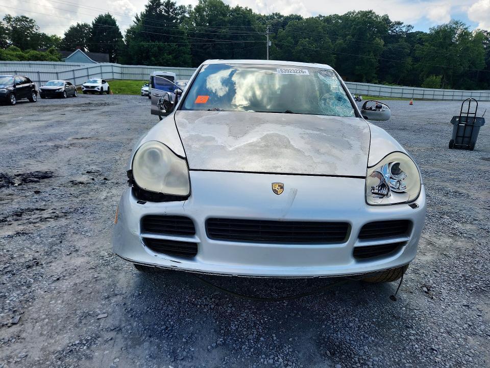2004 Porsche Cayenne s
