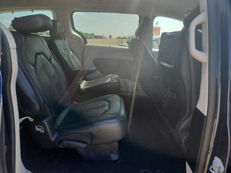 2017 Chrysler Pacifica Touring L Plus
