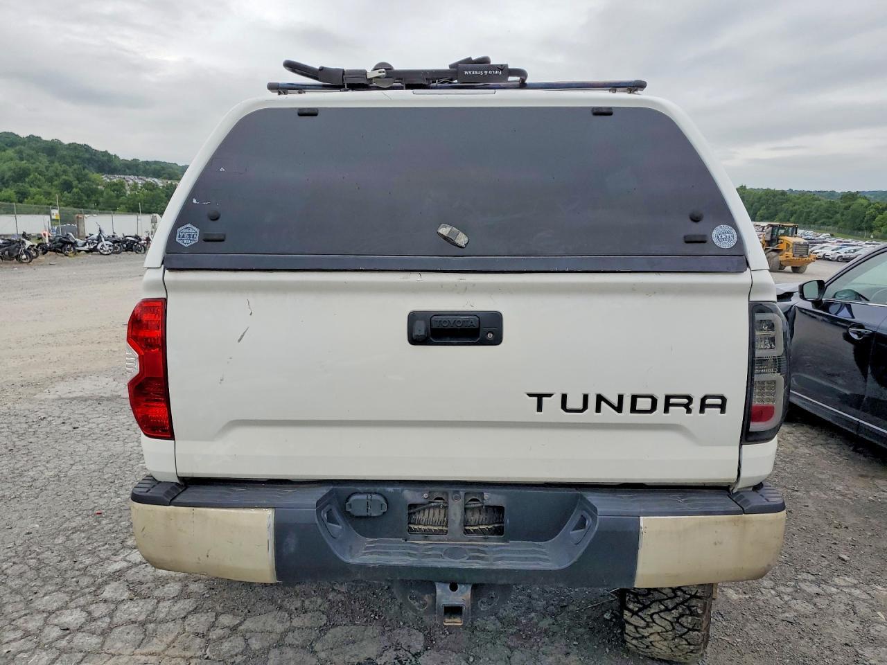 2016 Toyota Tundra SR5