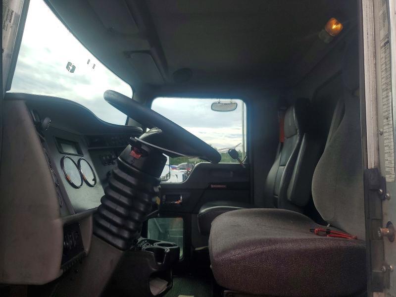 2014 Kenworth T370 BOX Truck