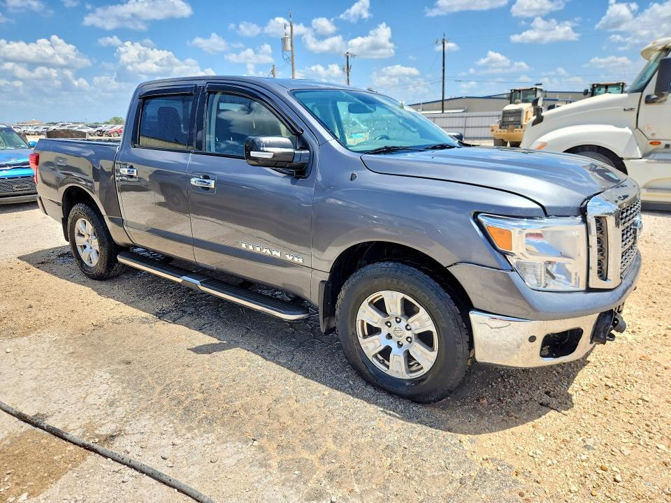 2018 Nissan Titan SV