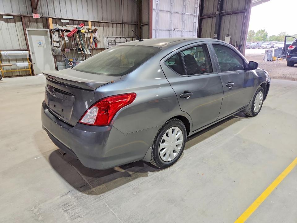 2017 Nissan Versa 1.6 s Plus